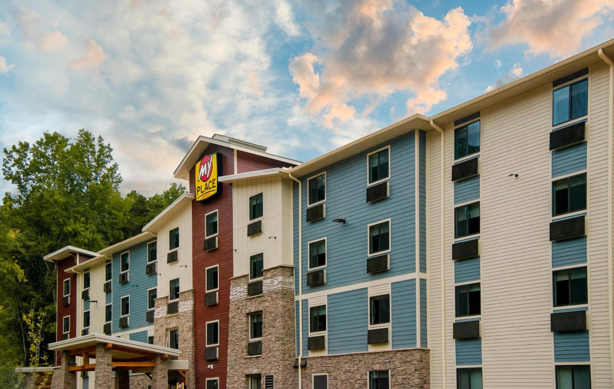 My Place Hotel-Huntersville, Nc Exteriör bild